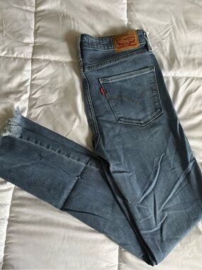Levi's Light Blue Slim Men's Jeans with Frayed Hem